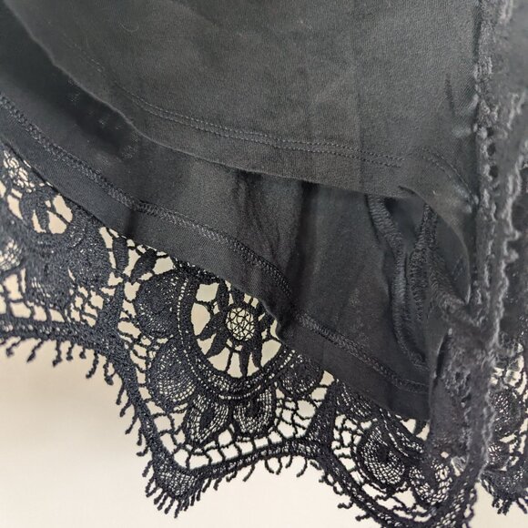 Express Black Lace Embroidered Floral Shorts Fully Lined Womens Sz Large L NEW - Picture 3 of 7